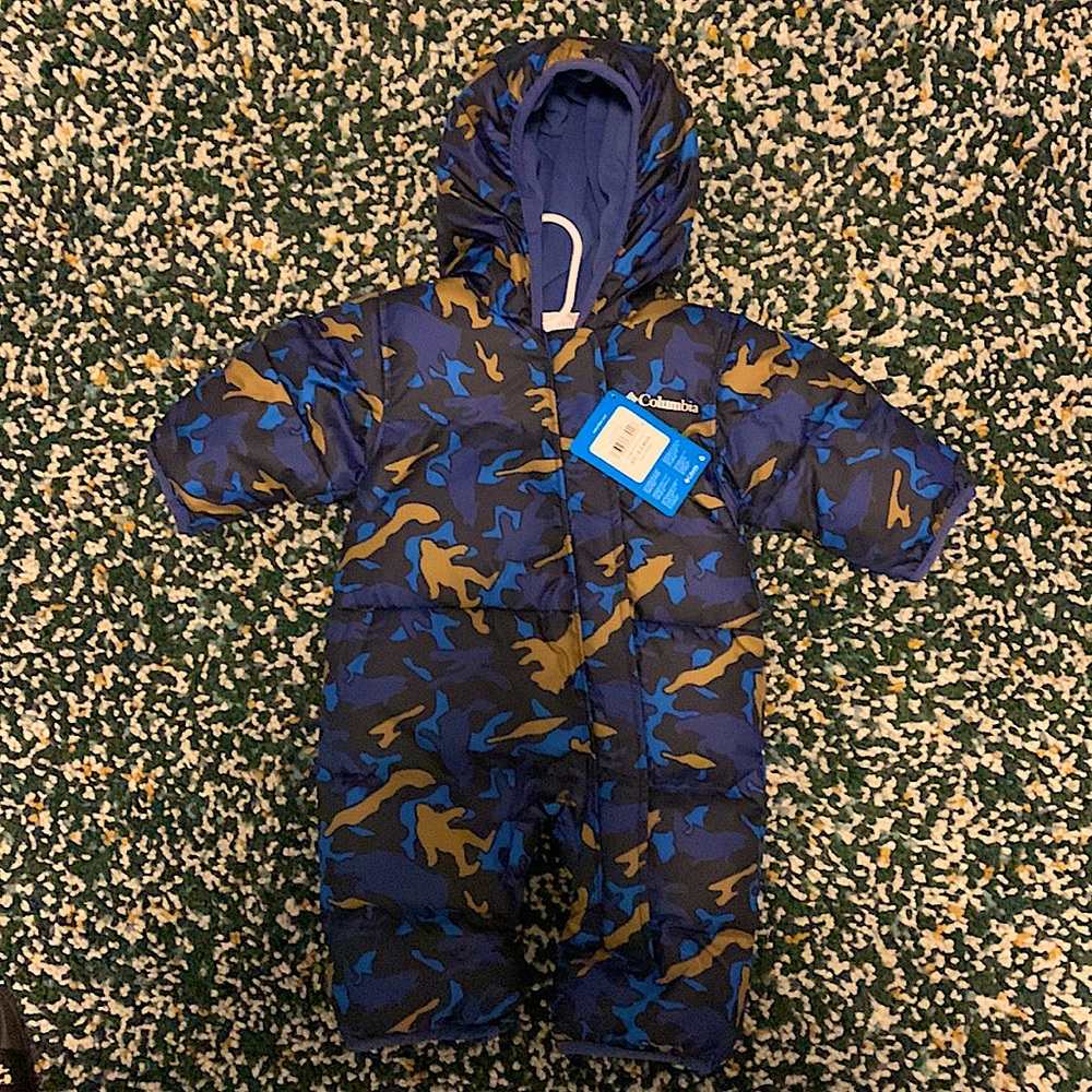 COLUMBIA Snowsuit NWT - 0-3 months infants - Camo